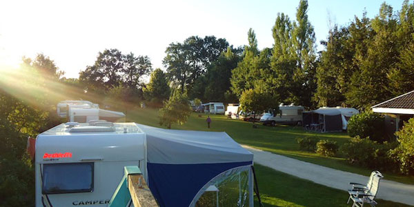 Verlating Conventie Onleesbaar Kamperen met een camper op een minicamping in Drenthe - Boomgaardcamping de  Lindehof